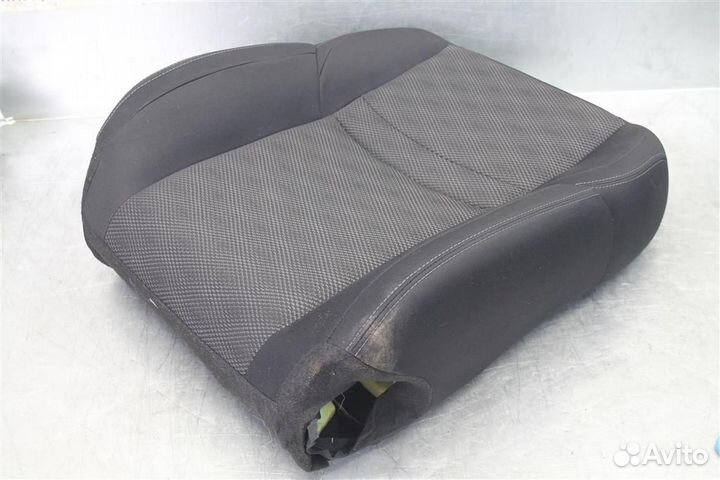 Обшивка сидения переднего верхняя часть Nissan Q