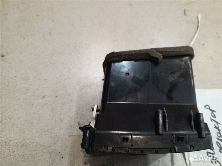 Дефлектор воздушный центральный правый Chevrolet