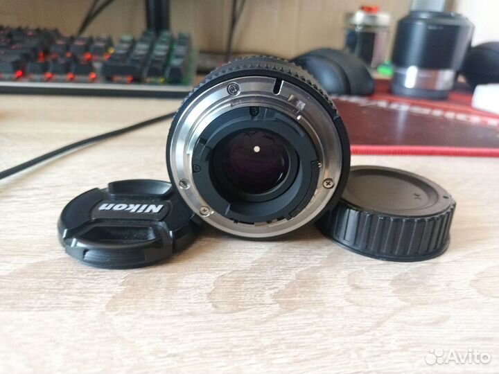 Nikon 50mm f/1.8 D