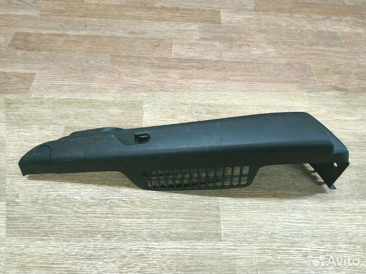 Держатель полки багажника левый Mazda 3 BK