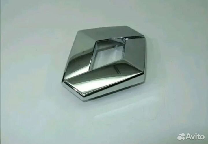 Значок на решётку Рено duster фаза 1