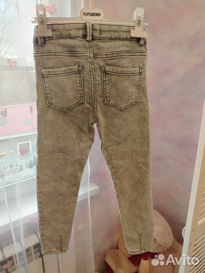 Джинсы для девочки reserved 134 размер