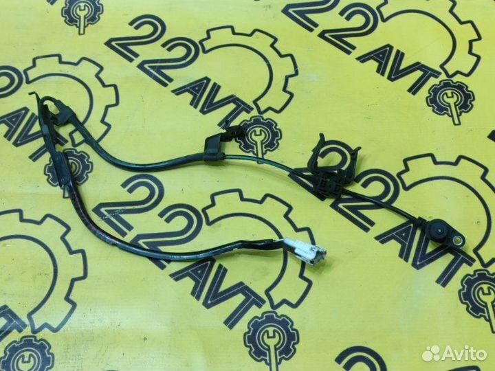 Датчик ABS передний правый Toyota Harrier GSU30