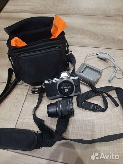 Фотоаппарат olympus E-M10