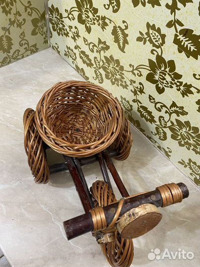 Кашпо плетеное для цветов велосипед