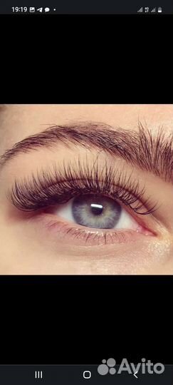 Модель на наращивание ресниц