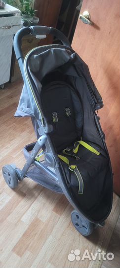 Продается коляска на 3х колесах бренд 