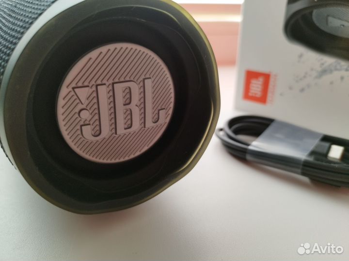 Портативная колонка JBL charge 4