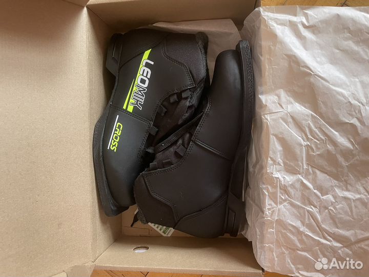 Лыжные ботинки