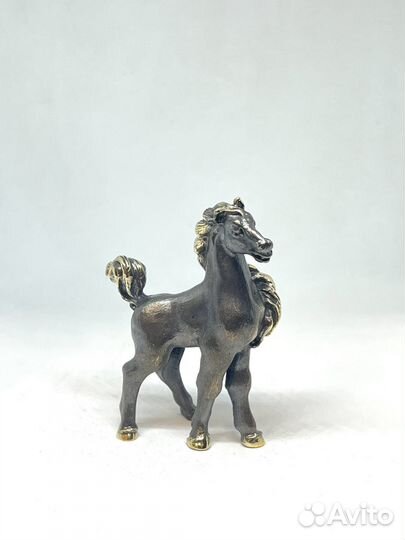 Статуэтки лошадок