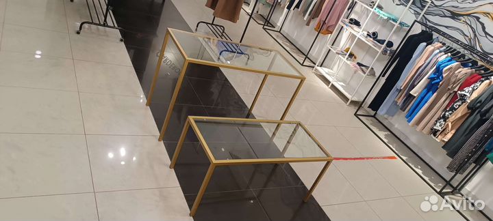 Стол стеклянный