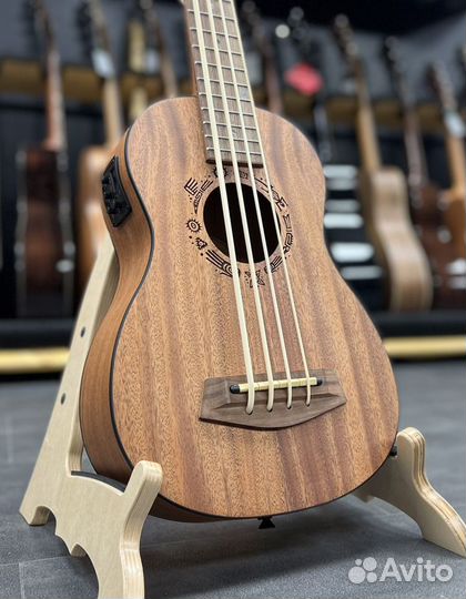 Укулеле бас Flight (новая)