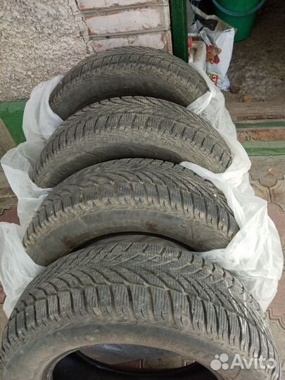 Goodyear UltraGrip Ice 2 215/65 R16 98T