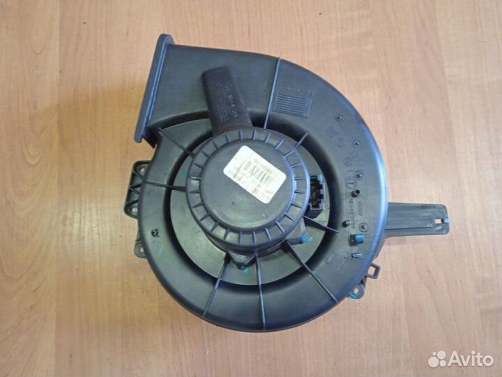 Моторчик отопителя (печки) Volkswagen Polo хетчбек