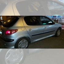 Peugeot 206 1.4 AT, 2003, 168 000 км, с пробегом, цена 165 000 руб.