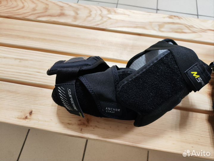 Налокотники хоккейные sr l