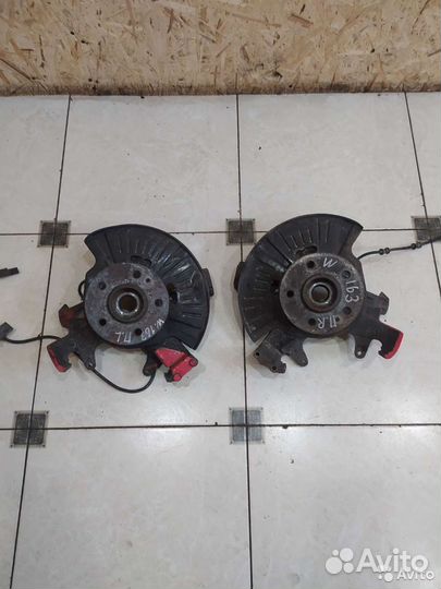 Поворотный кулак передний левый Mercedes-Benz W163