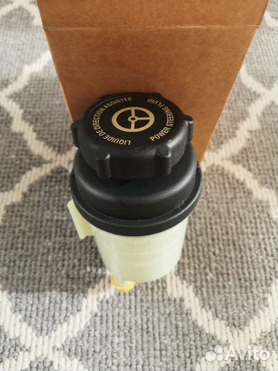 Бачок гур freelander 2 LR000578