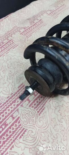 Задняя стойка в сборе Ауди 80 б3