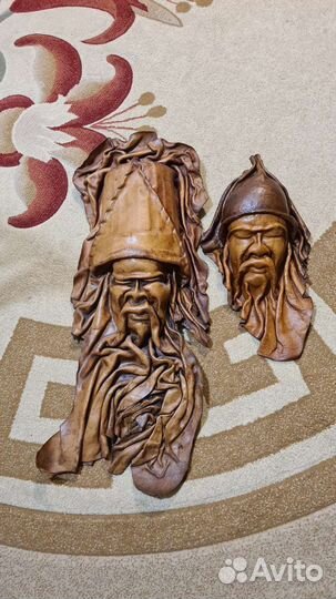 Маска из кожи