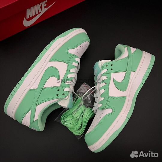 Nike sb dunk low Green glow