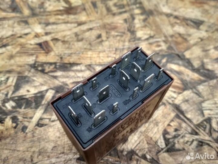 Реле стеклоочистителей Audi A6 C5 ALG 1998