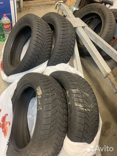 Goodyear UltraGrip Ice 215/60 R17 96T