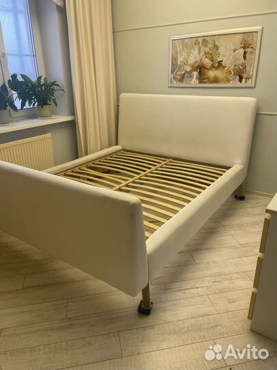 Кровать двухспальная 160х200 без матраса