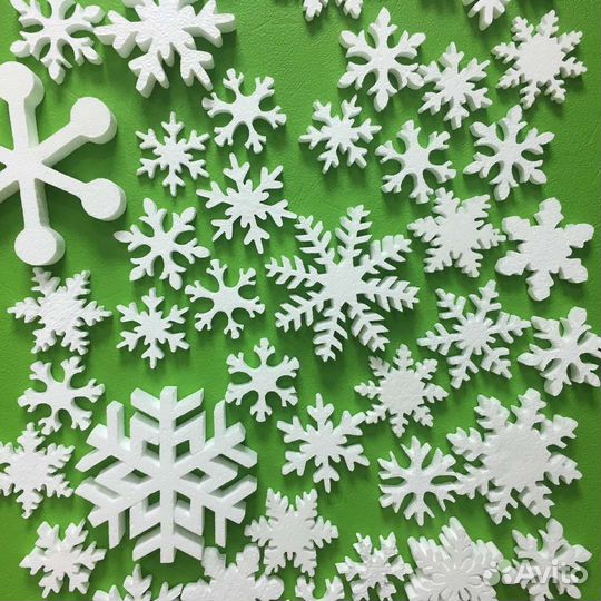 Снежинки, ёлки, олени, новогодний декор