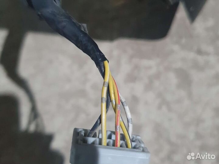 Левое зеркало на хонду мобилио