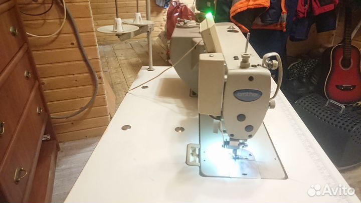 Профессиональная швейная машина автомат