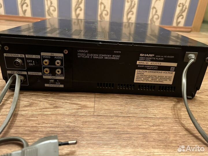 Видеомагнитофон Sharp VC-6V3DR