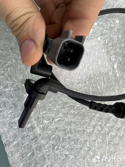 Датчик abs передний прав chevrolet cobalt/aveo 11