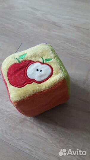 Мобиль и подвесные игрушки в коляску, кроватку