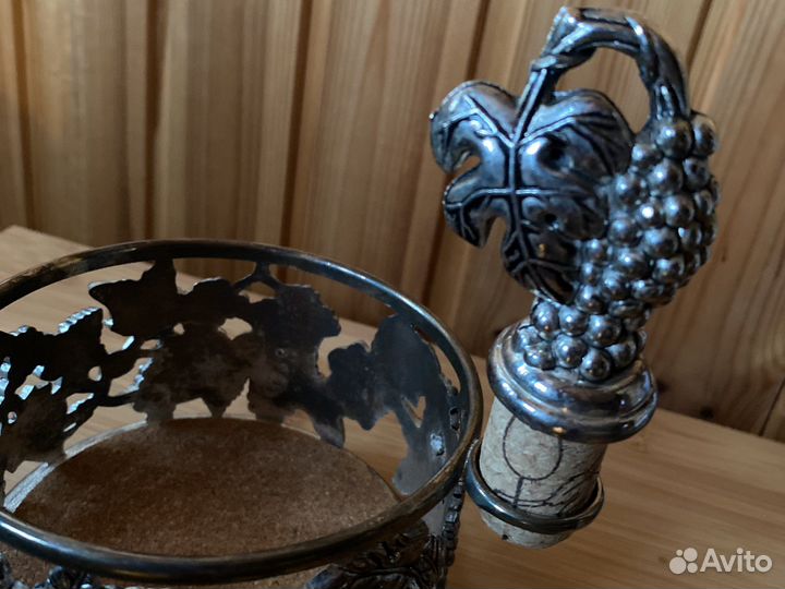 Подставка лля бутылки с пробкой