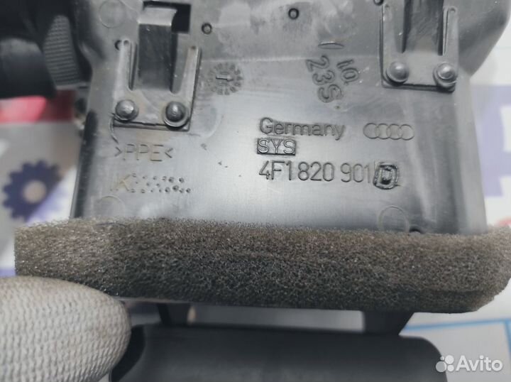 Дефлектор воздушный левый Audi A6 (С6) 4F1820901DH