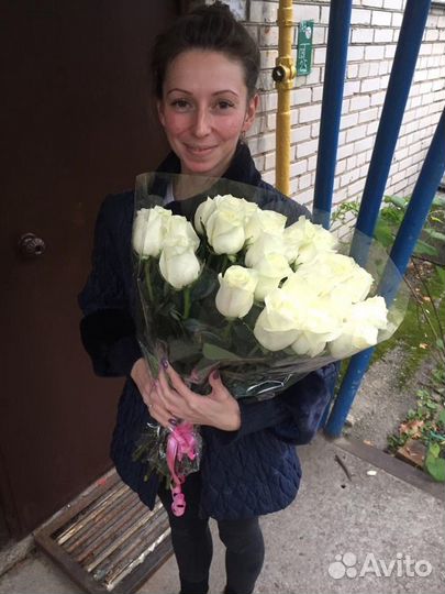 Розы 19 шт белые montekalo 60 см