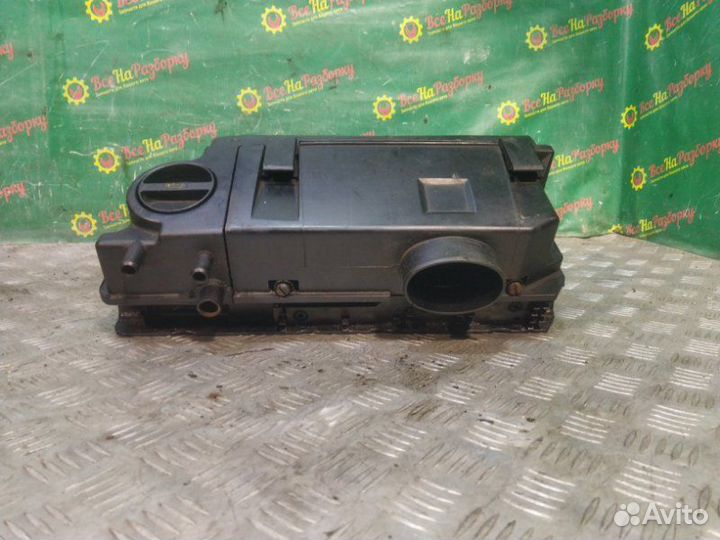 Клапанная крышка Peugeot 406 седан 1.8 1998