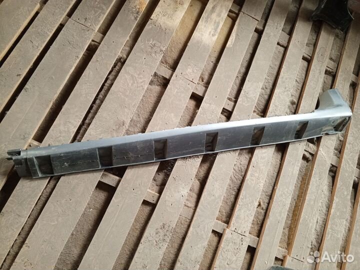 Накладка левого порога Nissan Terrano D10