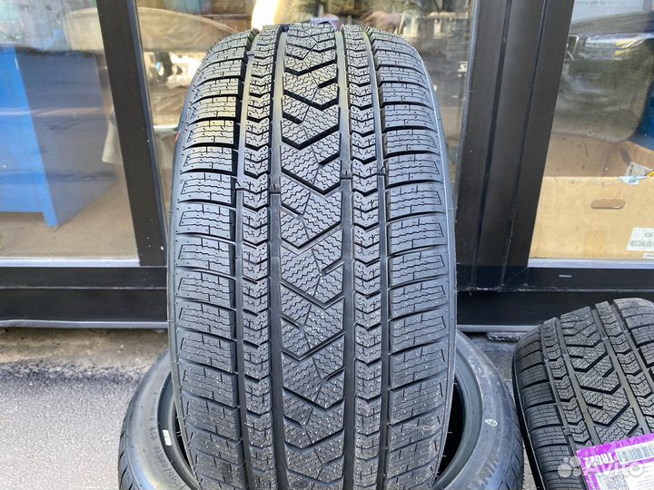 Tourador Winter Pro TSU1 275/40 R22
