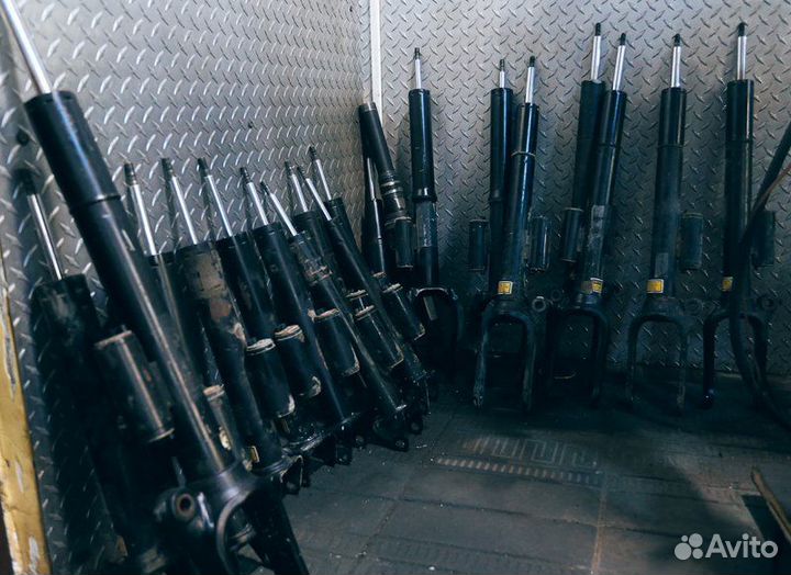 Амортизатор подвески передний Honda Odyssey RL RA