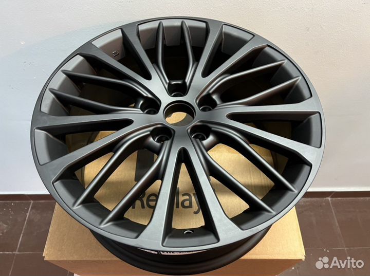 Диски на Toyota Camry R18