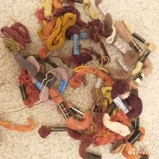 Нитки мулинэ для вышивания. 130 моточков