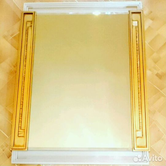 Зеркало в раме для ванной комнаты 67х52 см