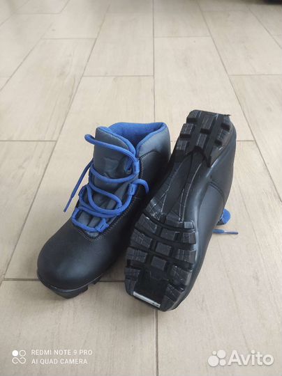 Лыжные ботинки детские 35 размер