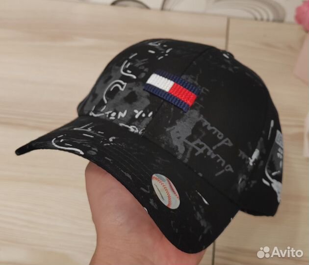 Tommy hilfiger кепка