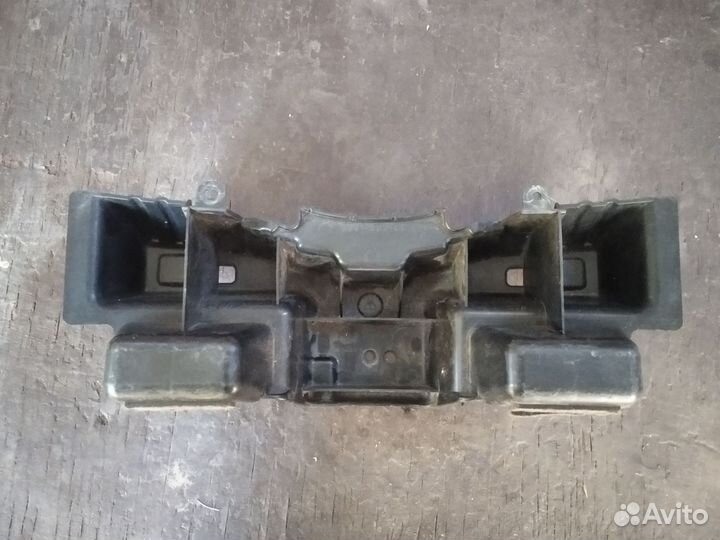 Mazda cx7 кронштейн решётки