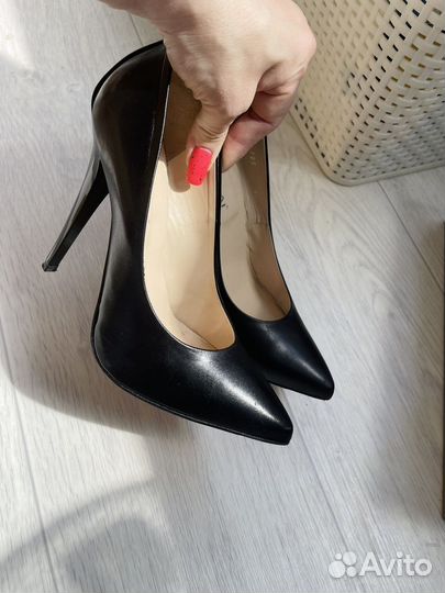 Туфли женские кожаные 39