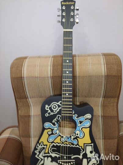 Акустическая гитара