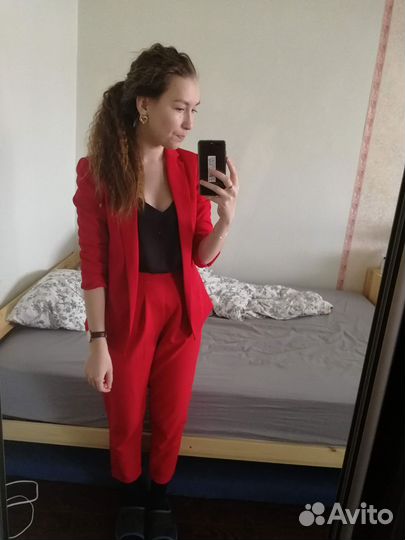 Красные брюки Страдивариус